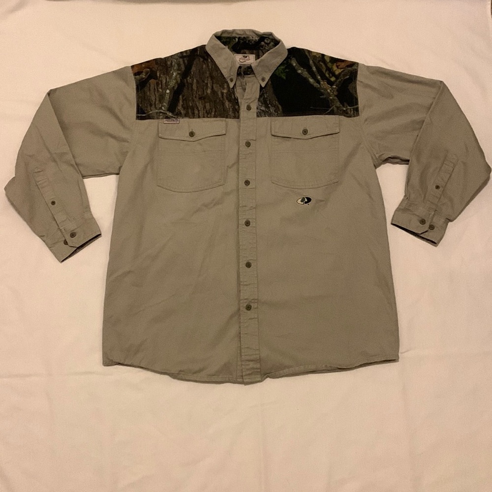 Mossy Oak button up shirt